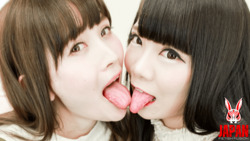 Behind the scenes We are also good friends in our private lives! Koharu &amp; Kanon Kuga&#39;s subjective self-introduction and virtual lesbian kiss with their soft tongues!
